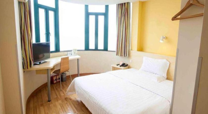 7 Days Inn Shanghai Minhang Dongchuan Road Jiaotong University Exteriör bild